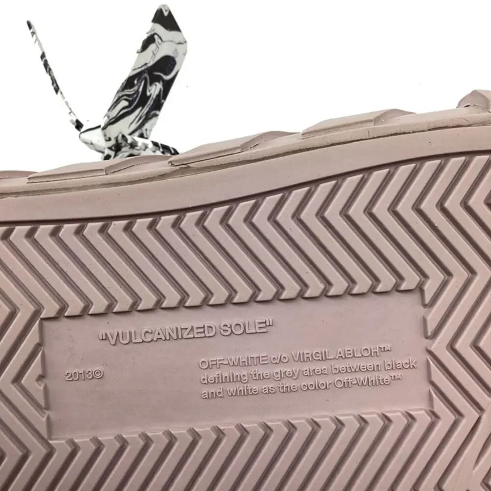 Off-White Vulcanized Low Sneakers in Pink Suede